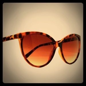 Oversized Cateye Sunglasses Tortoise Shell Amber